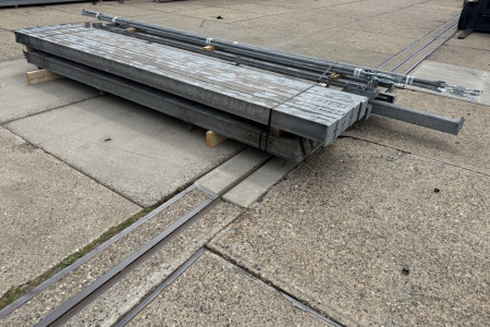 7.30 x 28.00m (204m²)